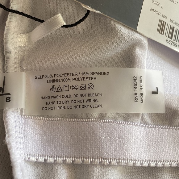 Adorable New Nicole Miller floral one piece swimsuit - Picture 6 of 6